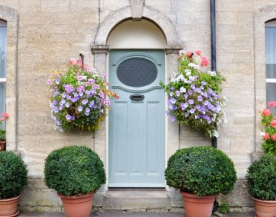 A Cotswold garden - discover more on our bicycle vacations and walking tours