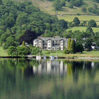 Inn on the Lake Hotel