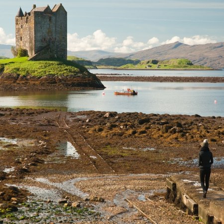 West coast islands and lochs a plenty on our gentle walking holiday in the Scottish Highlands. Quality hotels, routes and service