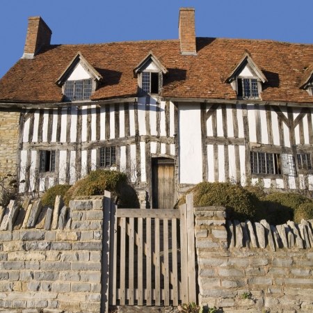 The house where Shakespeare was born - Shakespeare's Way 7 night cycling holiday