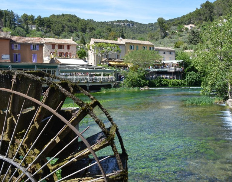 Pretty winter walking in Provence through the Alpilles area